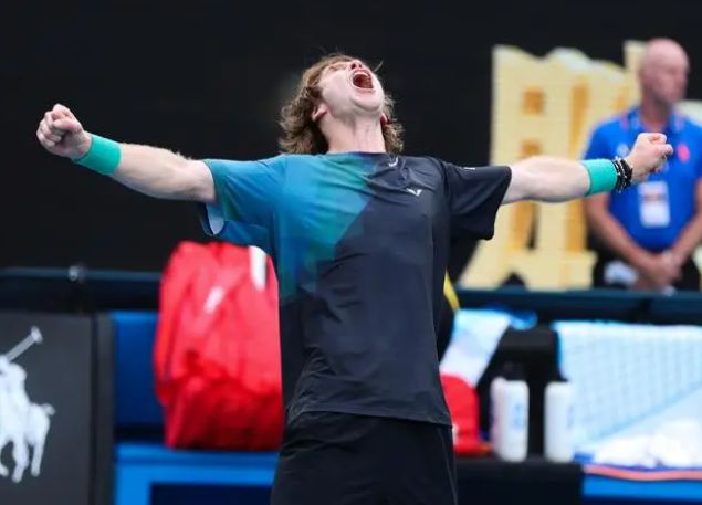 这一弱点依 这一弱点依