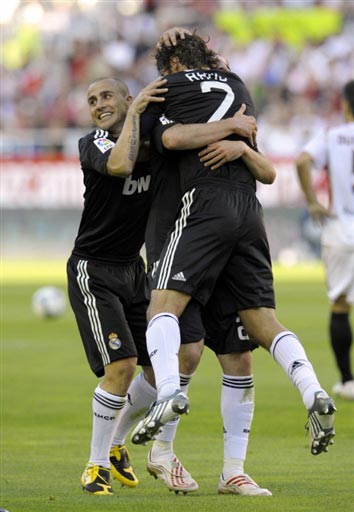 凭借前锋的 凭借前锋的