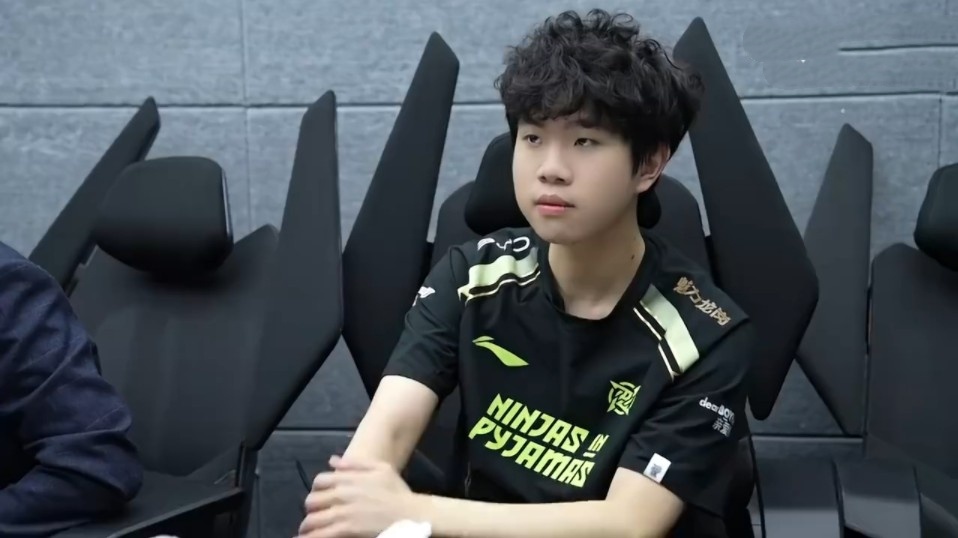 足以吸引跨 足以吸引跨